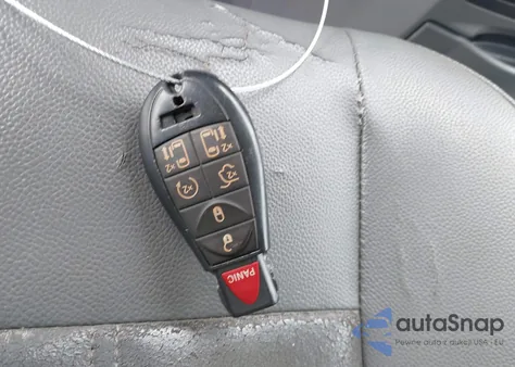 2008 Chrysler Town & Country Touring z USA, uszkodzony, nr VIN 2A8HR54P78R613238